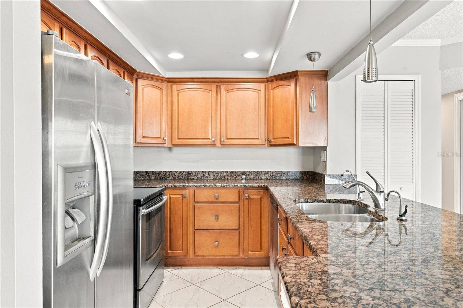 10142 SEMINOLE ISLAND DRIVE, Largo, FL 33773 10142 SEMINOLE ISLAND DRIVE, Largo, FL 33773