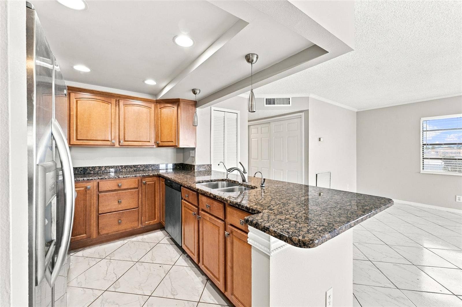 10142 SEMINOLE ISLAND DRIVE, Largo, FL 33773 10142 SEMINOLE ISLAND DRIVE, Largo, FL 33773