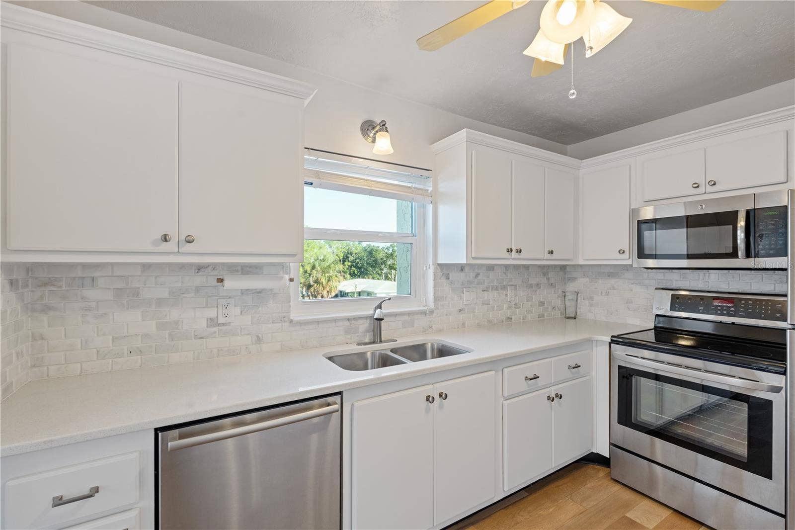 1120 N SHORE DRIVE NE, #405, St Petersburg, FL 33701 1120 N SHORE DRIVE NE, #405, St Petersburg, FL 33701