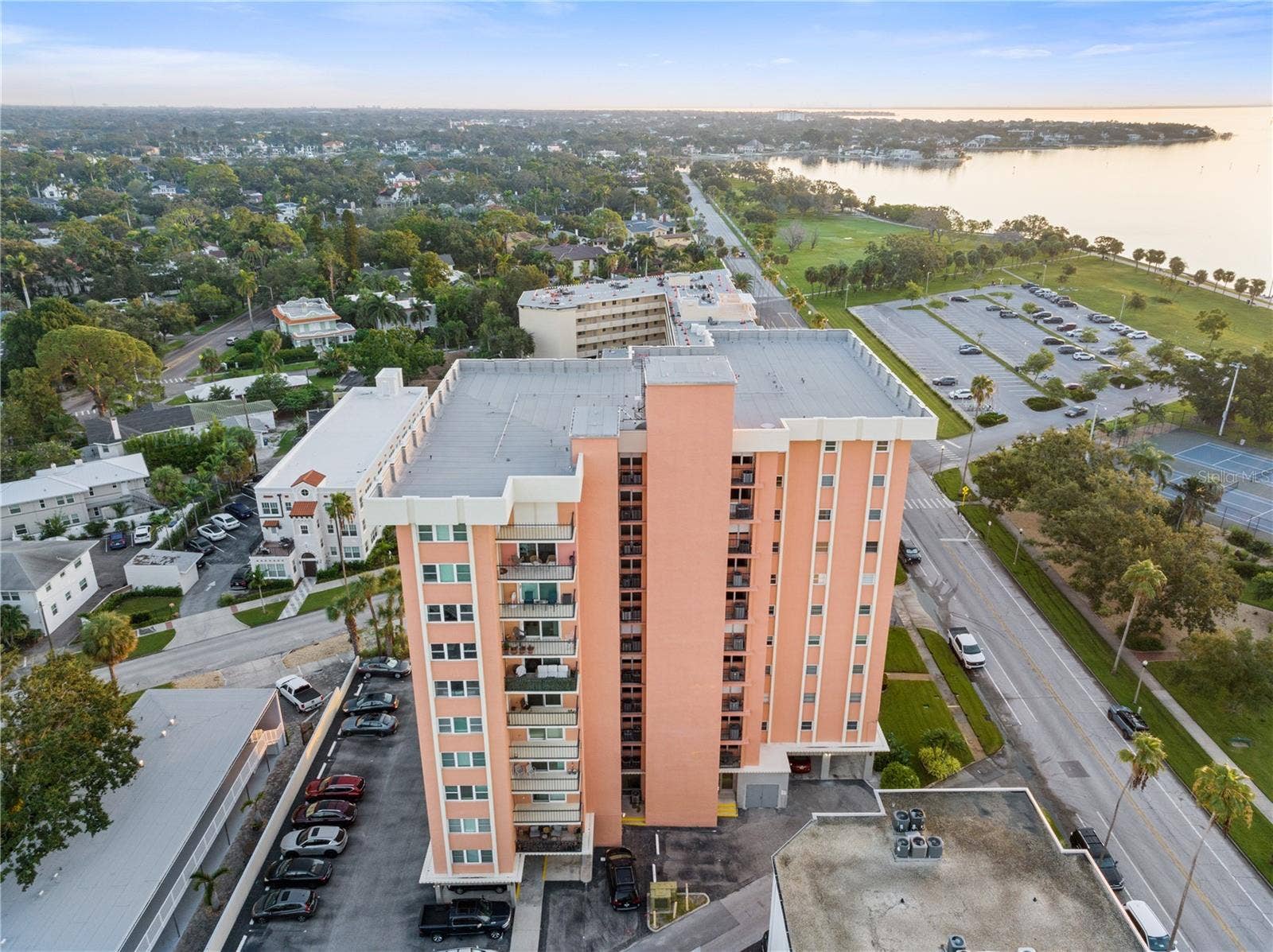 1120 N SHORE DRIVE NE, #405, St Petersburg, FL 33701 1120 N SHORE DRIVE NE, #405, St Petersburg, FL 33701