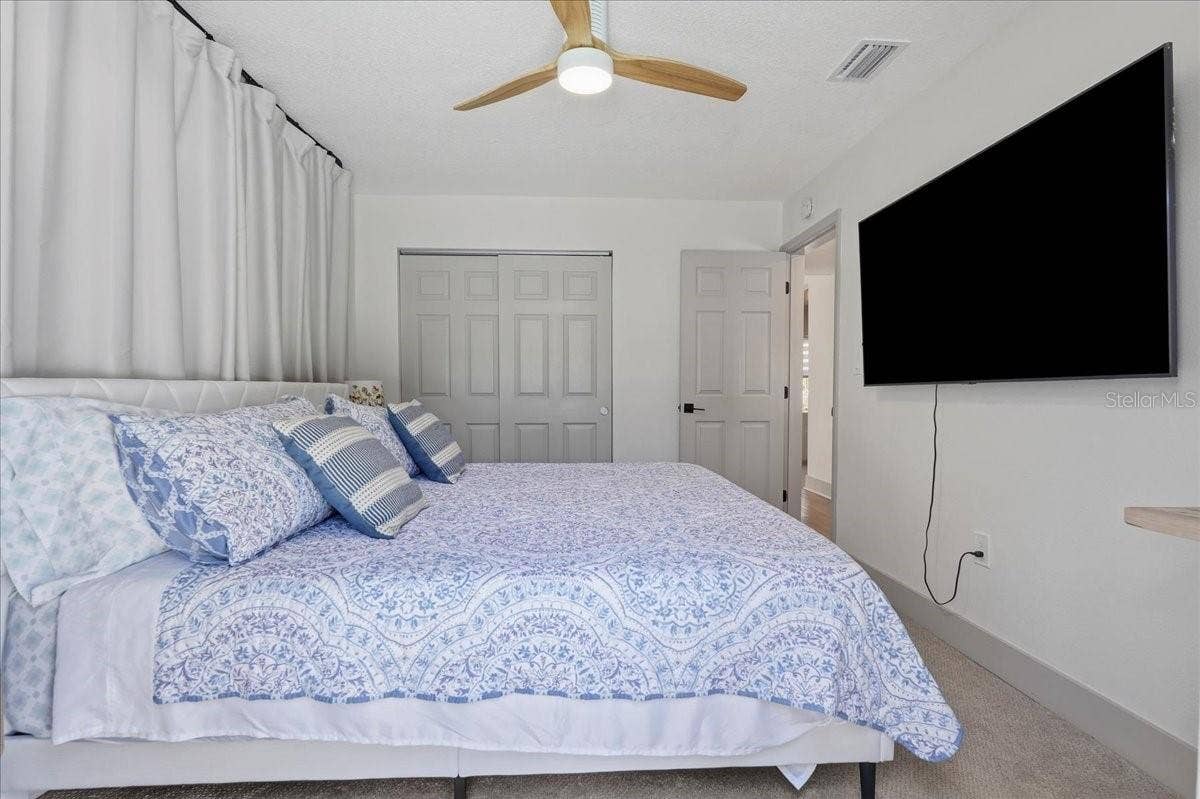 664 60TH STREET S, St Petersburg, FL 33707