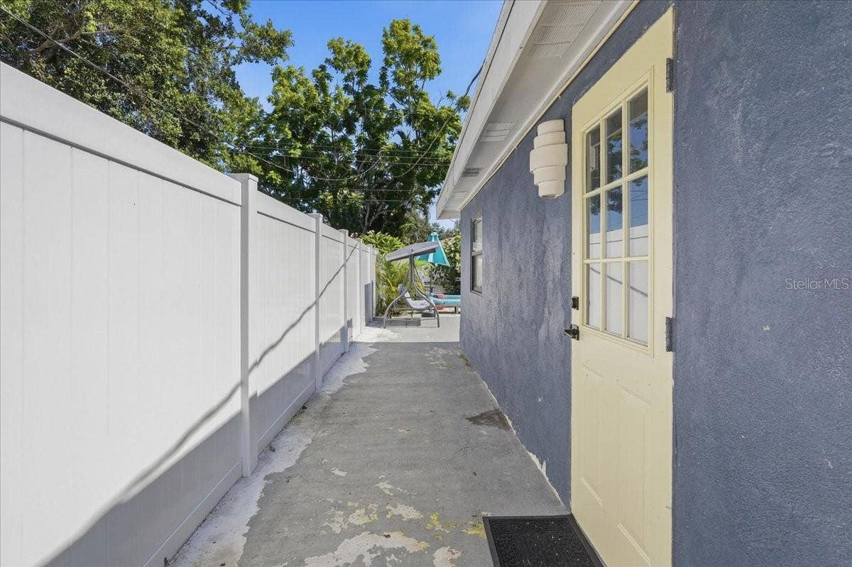 664 60TH STREET S, St Petersburg, FL 33707