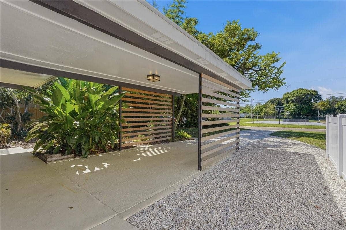 664 60TH STREET S, St Petersburg, FL 33707
