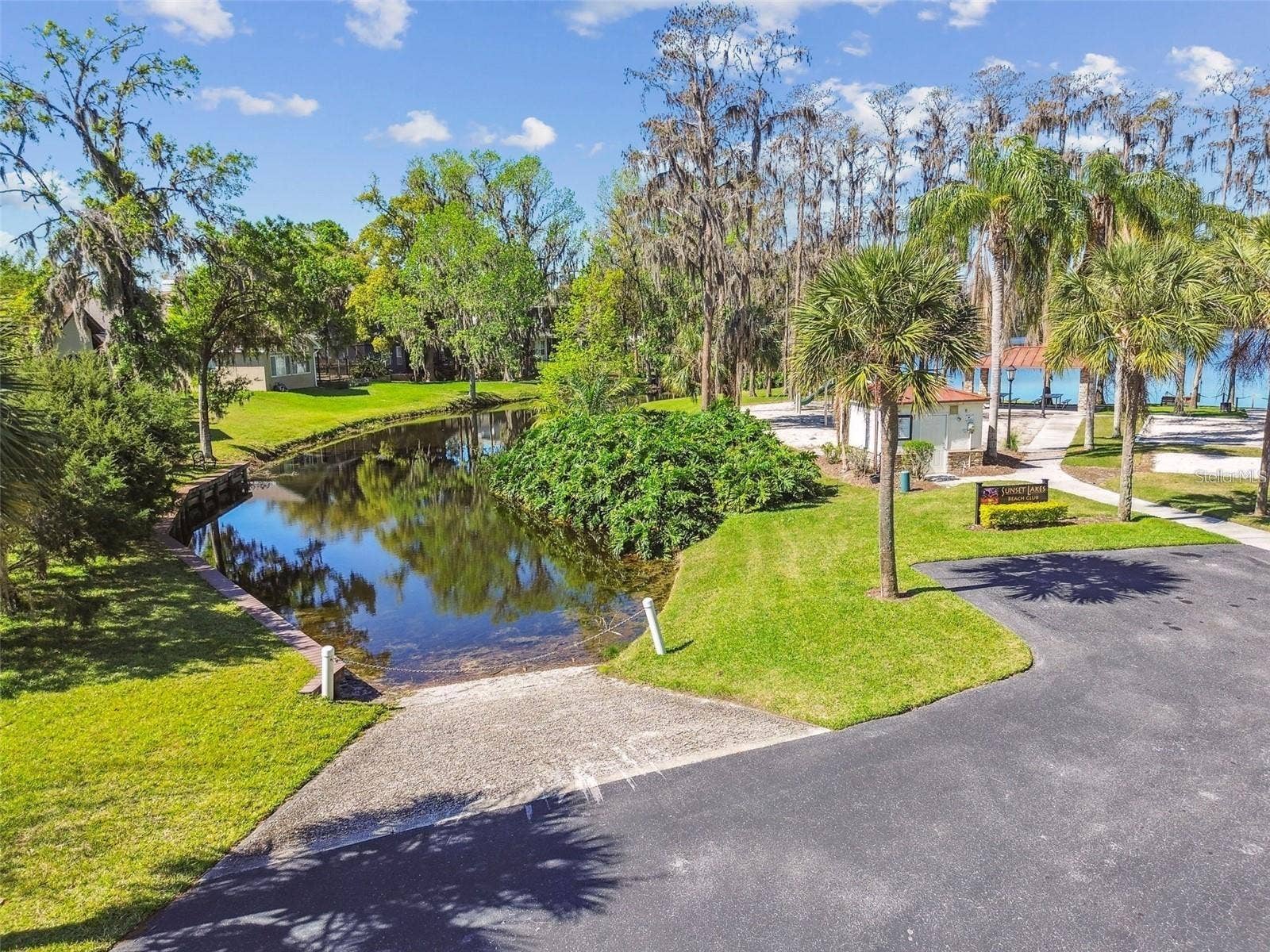 20924 BROADWATER DRIVE, Land O Lakes, FL 34638 20924 BROADWATER DRIVE, Land O Lakes, FL 34638