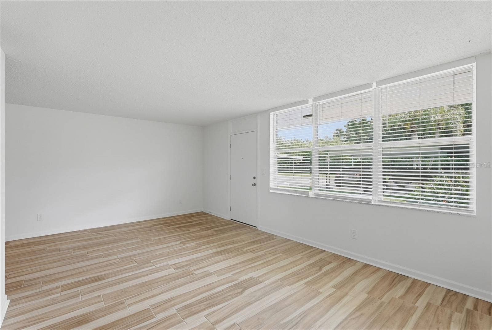 4720 LOCUST STREET NE, #120, St Petersburg, FL 33703