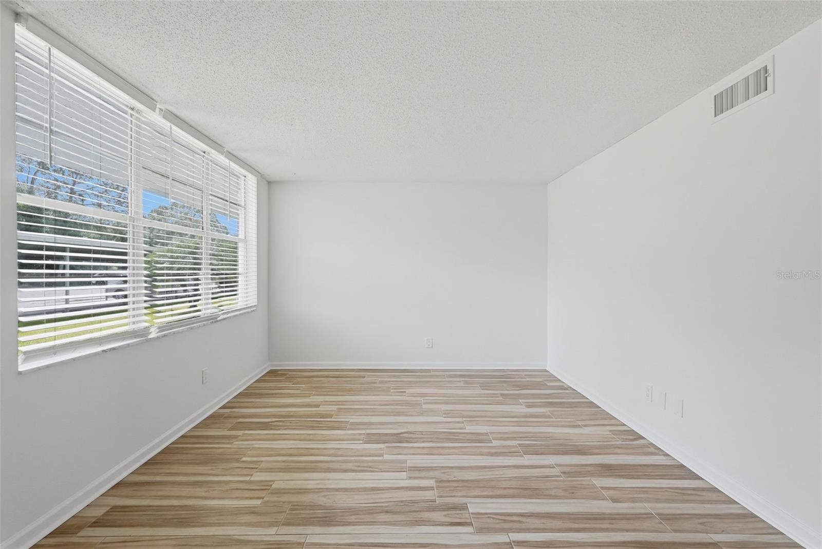 4720 LOCUST STREET NE, #120, St Petersburg, FL 33703