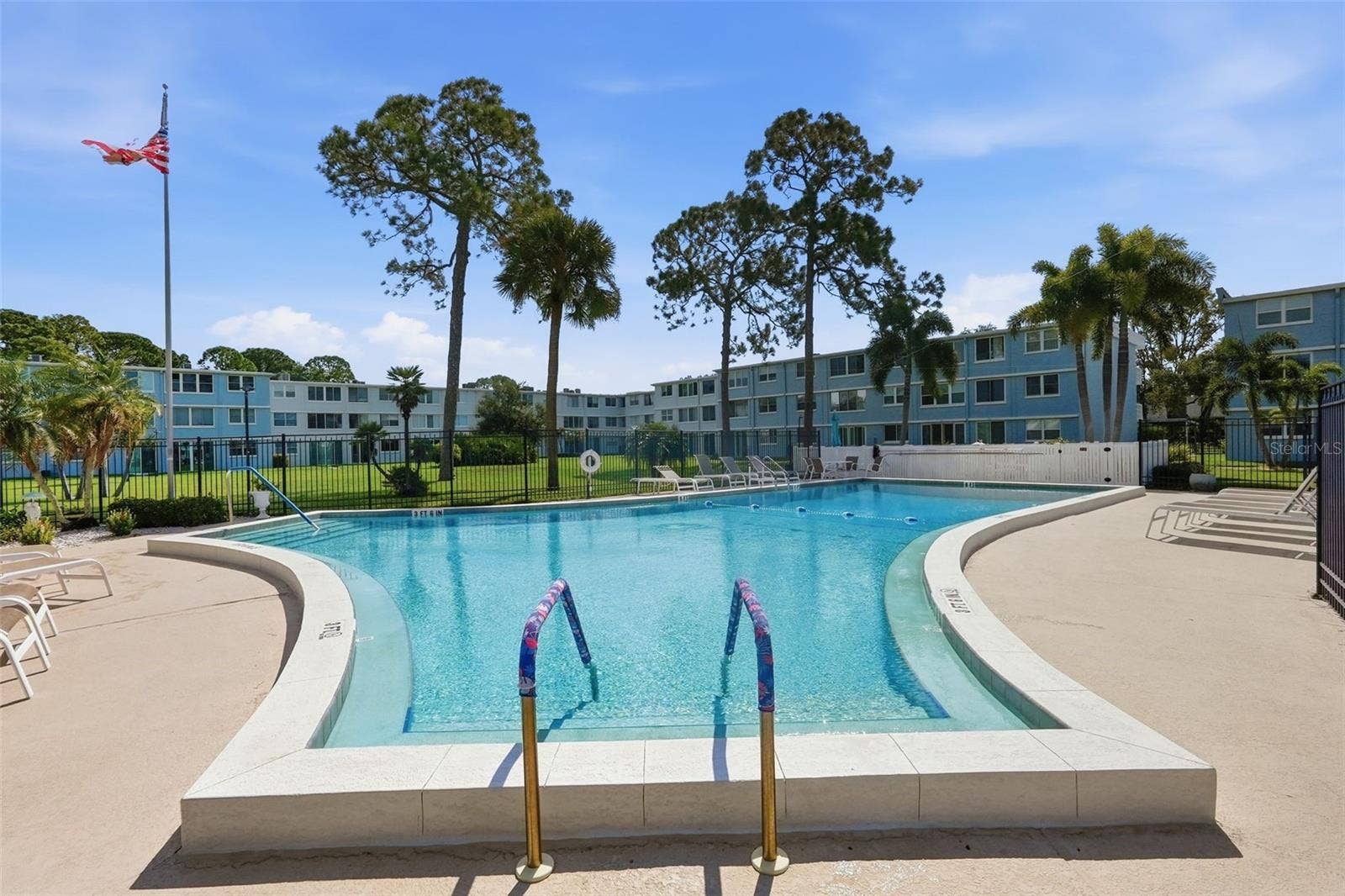 4720 LOCUST STREET NE, #120, St Petersburg, FL 33703
