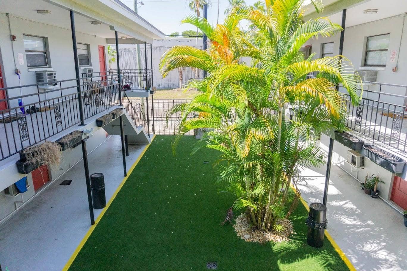 865 5TH AVENUE N, #1A, St Petersburg, FL 33701 865 5TH AVENUE N, #1A, St Petersburg, FL 33701