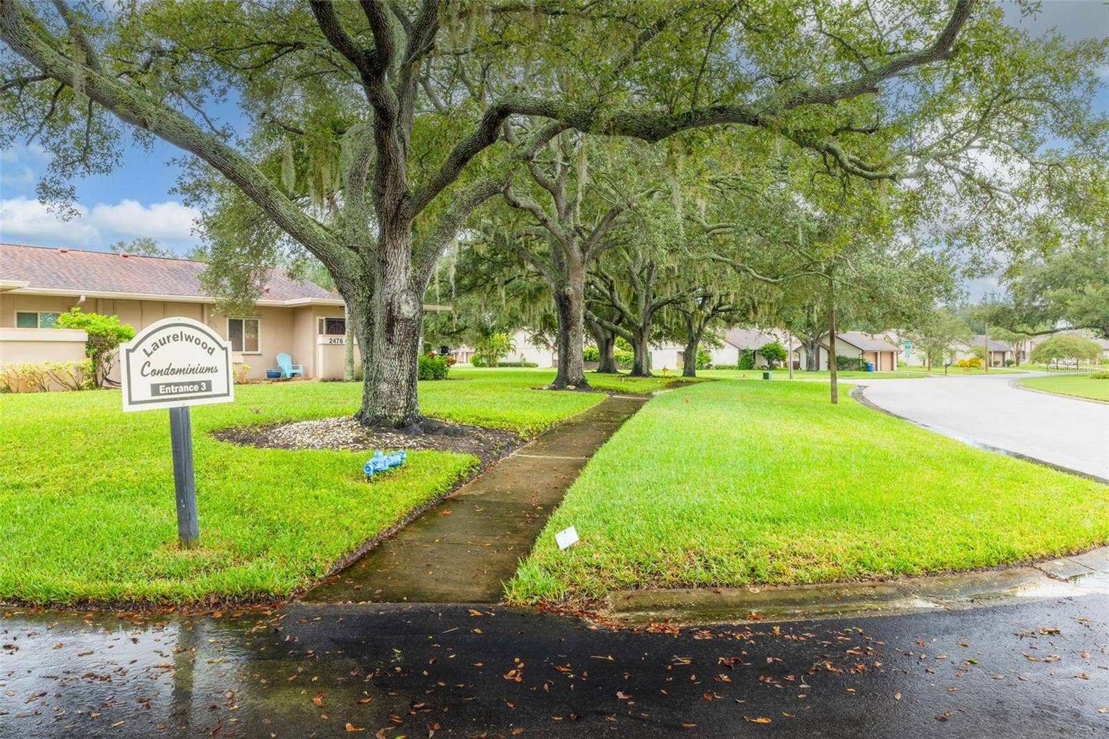2476 LAURELWOOD DRIVE, #C, Clearwater, FL 33763 Sidewalk View