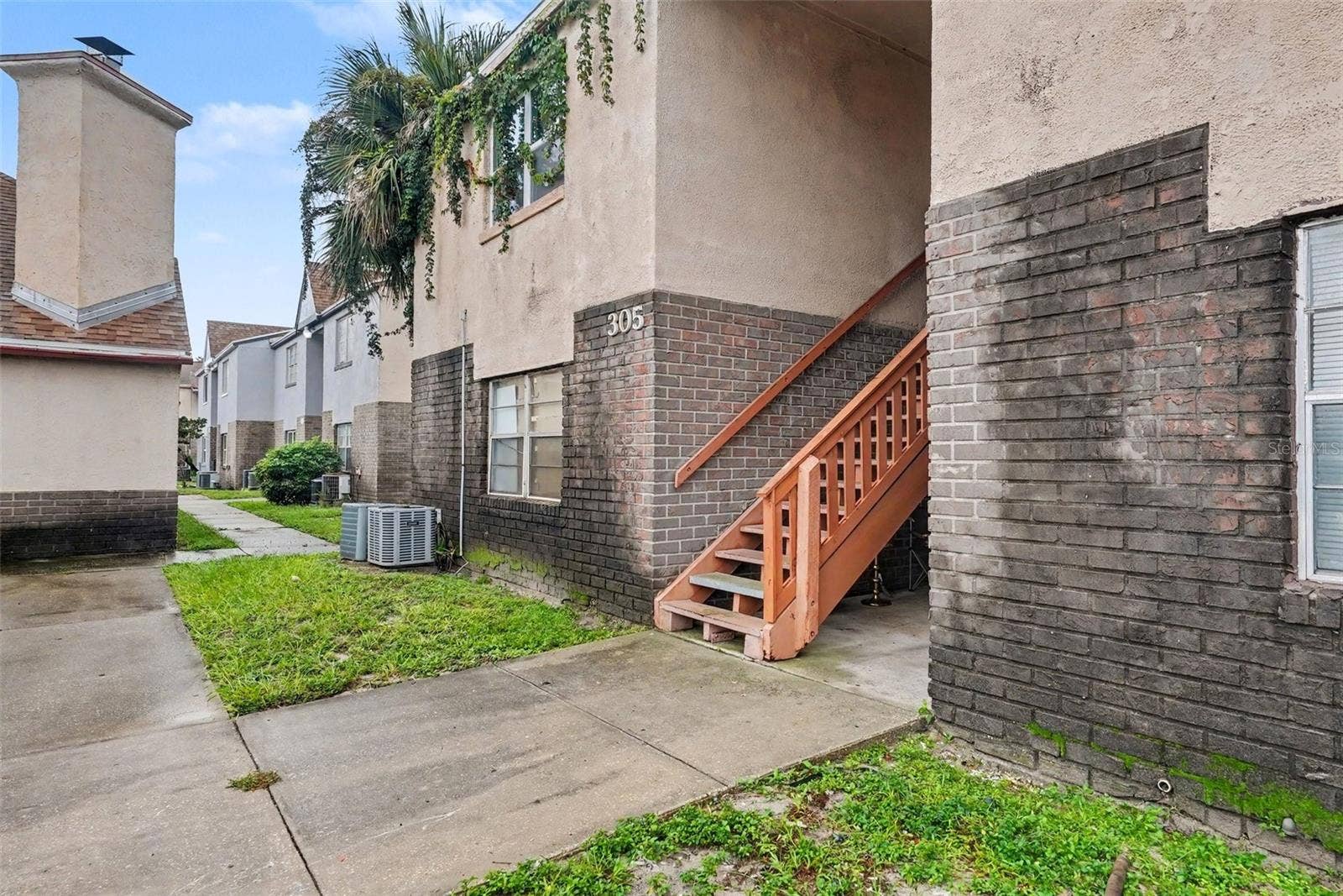 305 E WELLINGTON COURT, #64, Tampa, FL 33604