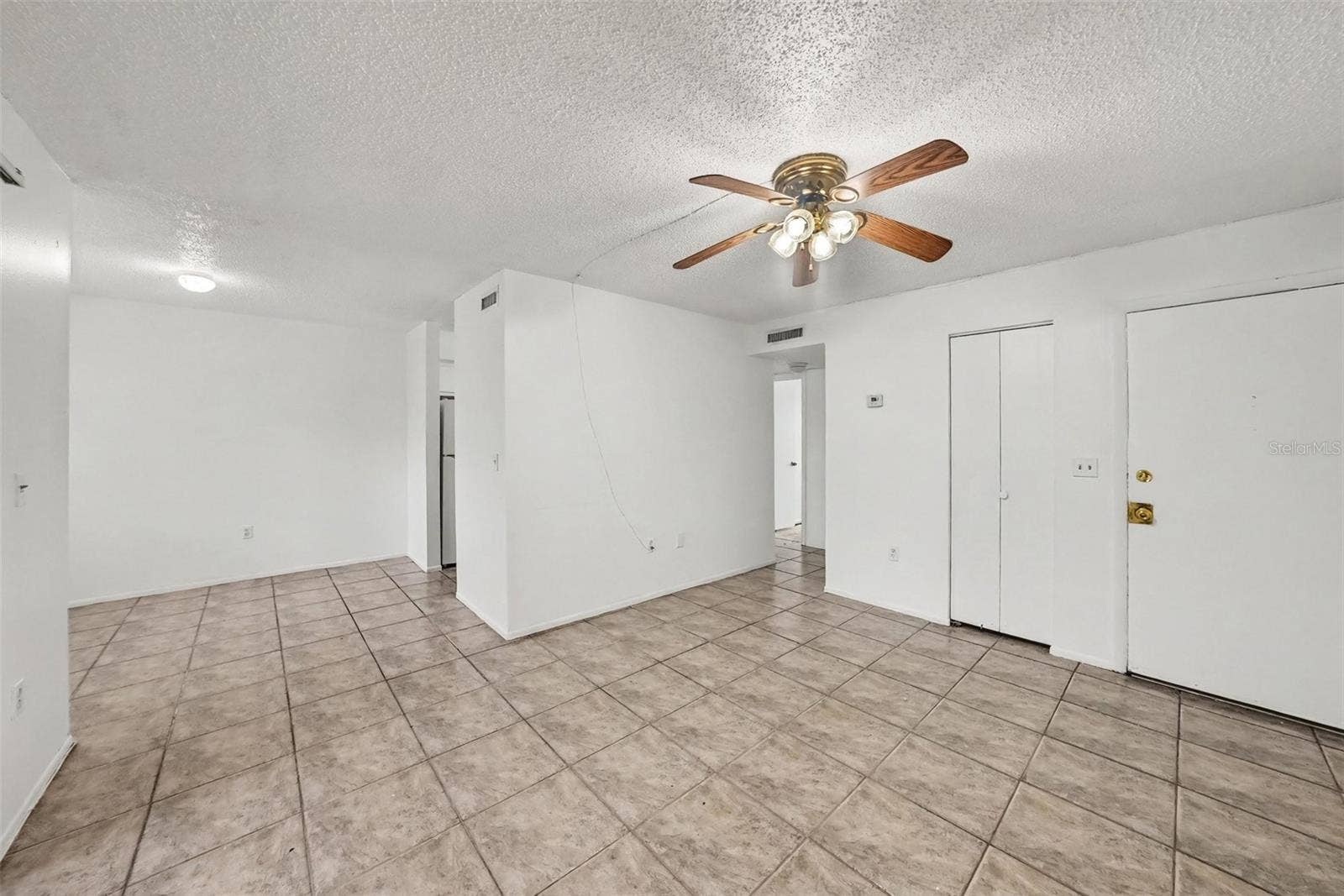 305 E WELLINGTON COURT, #64, Tampa, FL 33604