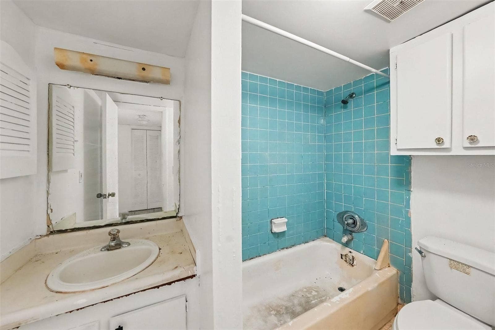 305 E WELLINGTON COURT, #64, Tampa, FL 33604