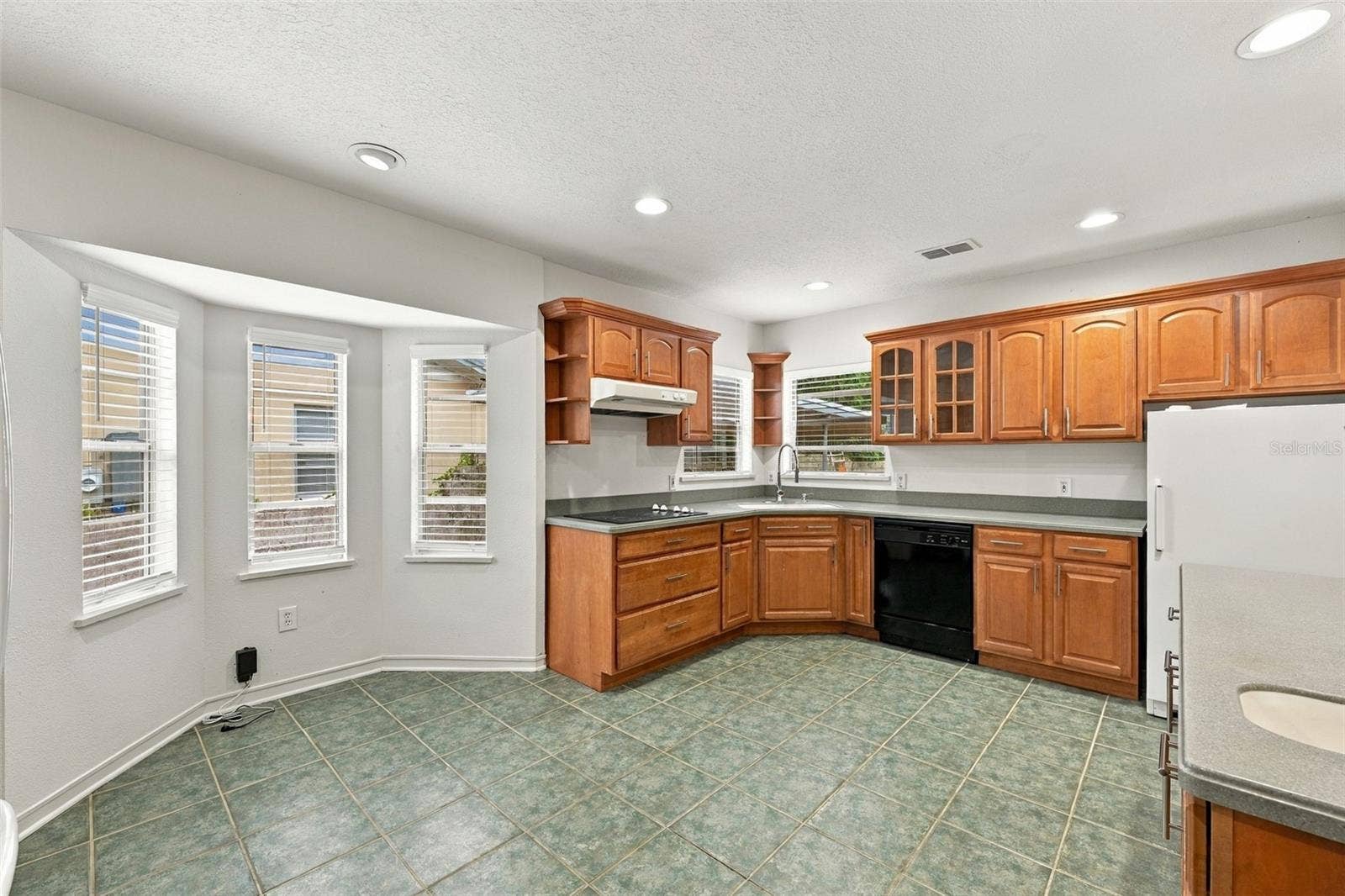 212 S BRADFORD AVENUE, Tampa, FL 33609 212 S BRADFORD AVENUE, Tampa, FL 33609