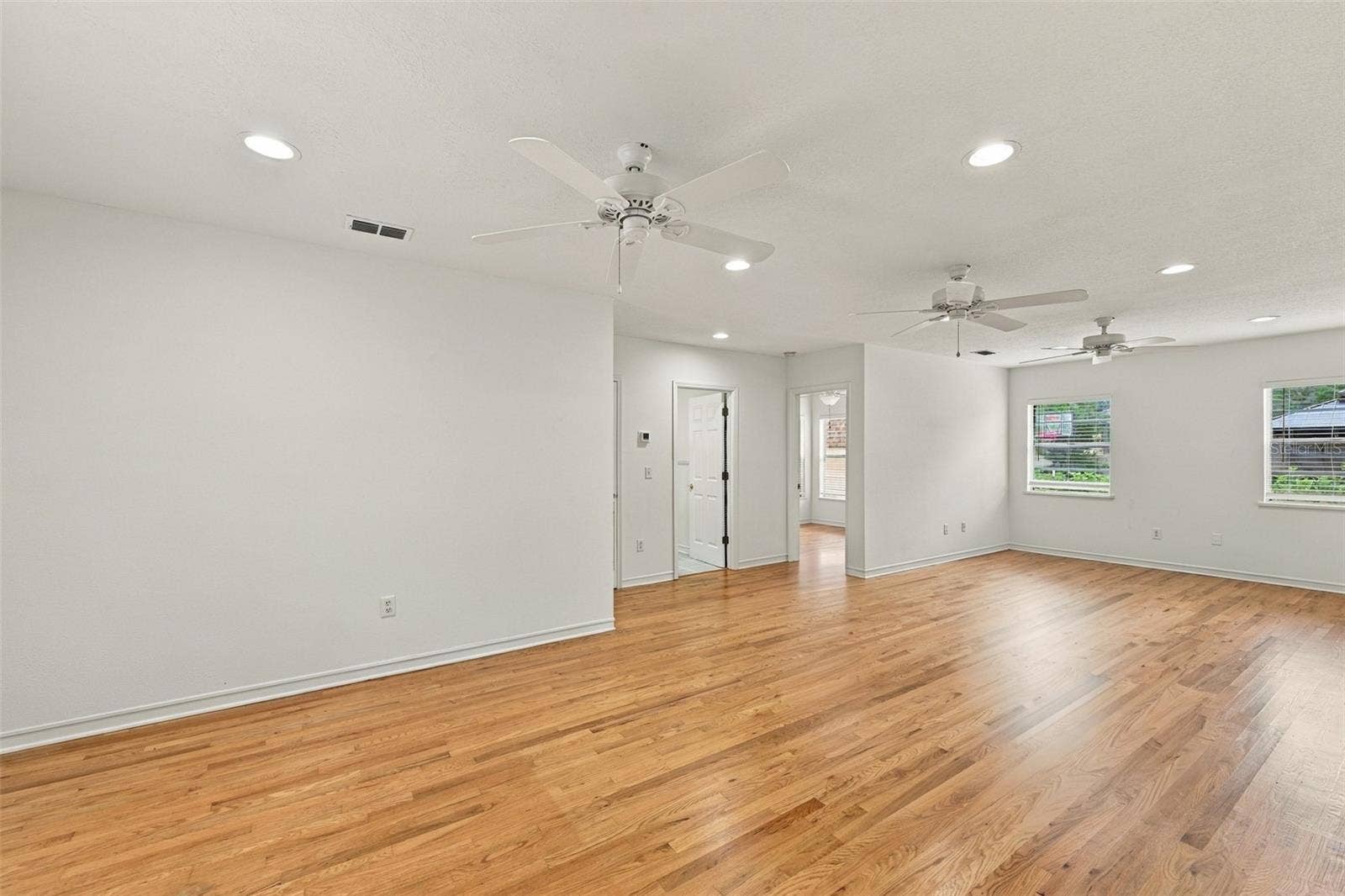 212 S BRADFORD AVENUE, Tampa, FL 33609 212 S BRADFORD AVENUE, Tampa, FL 33609