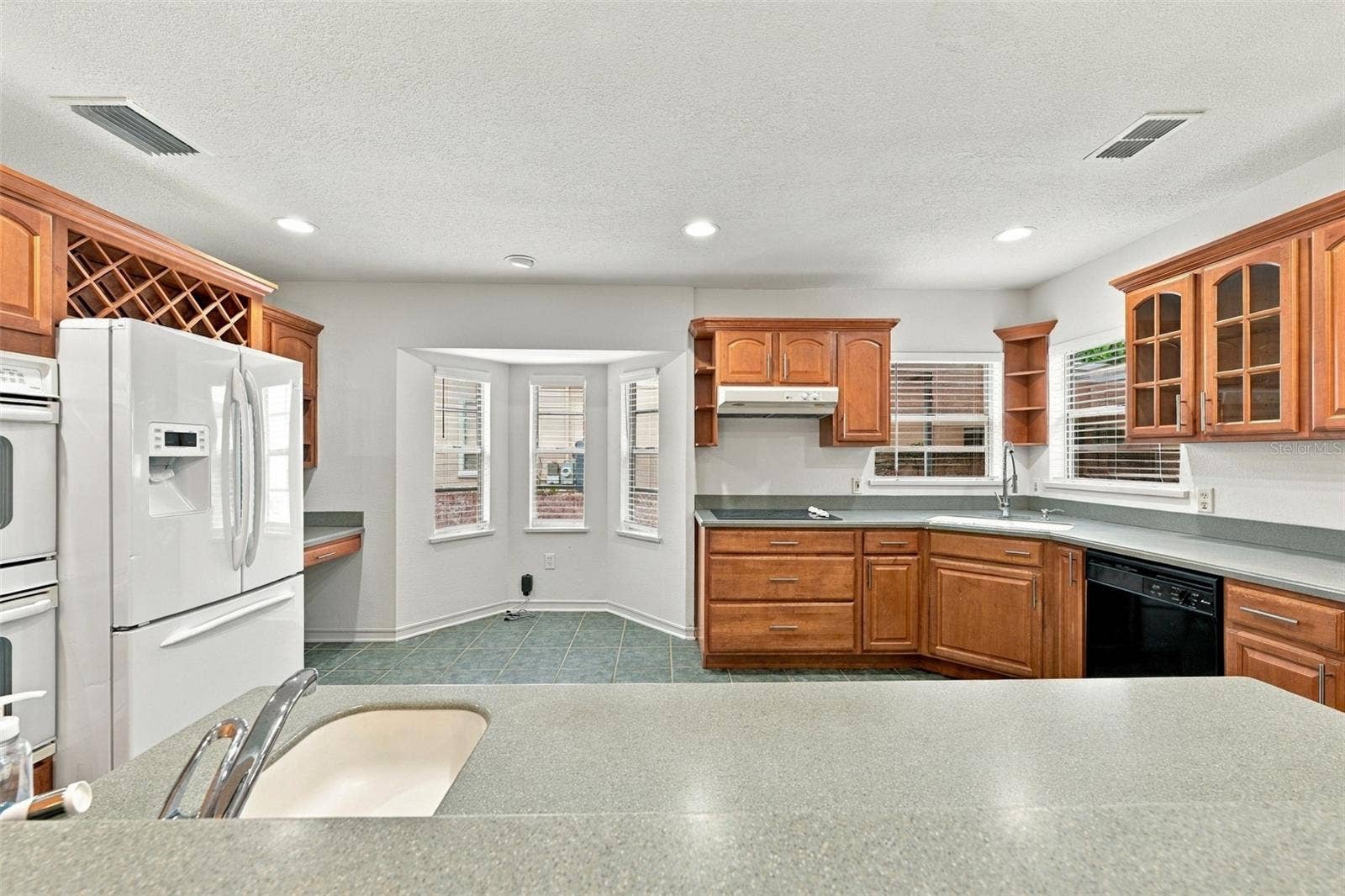212 S BRADFORD AVENUE, Tampa, FL 33609 212 S BRADFORD AVENUE, Tampa, FL 33609