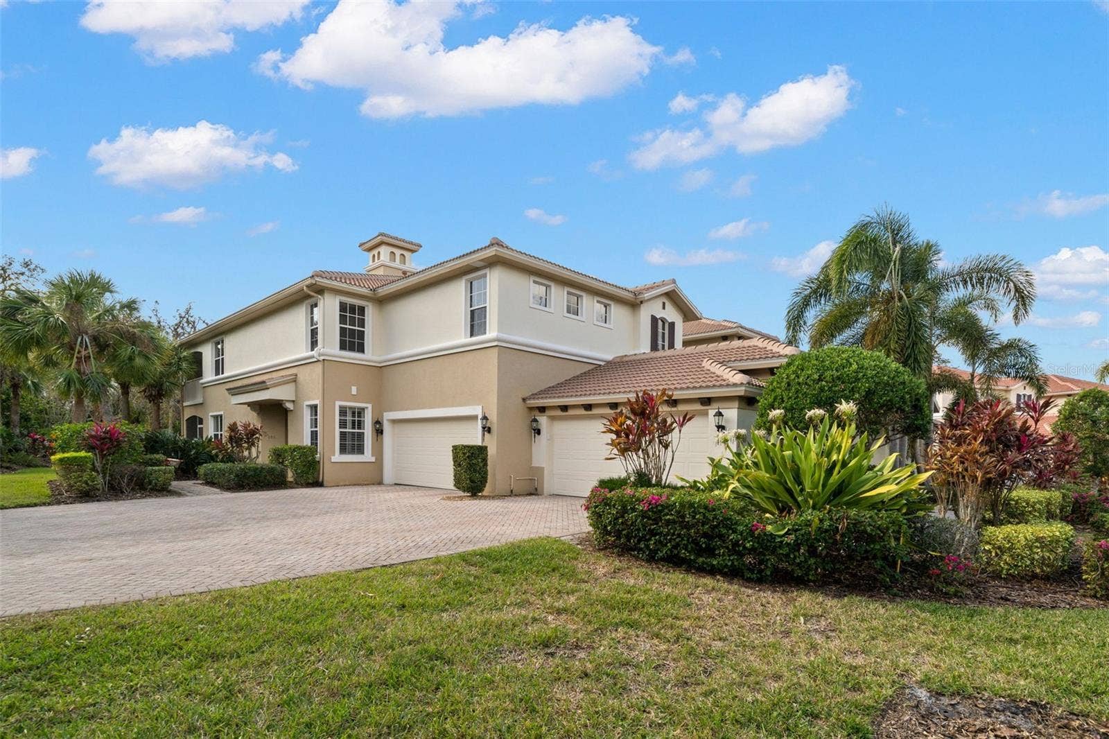 9460 DISCOVERY TERRACE, #201C, Bradenton, FL 34212 2-car garage