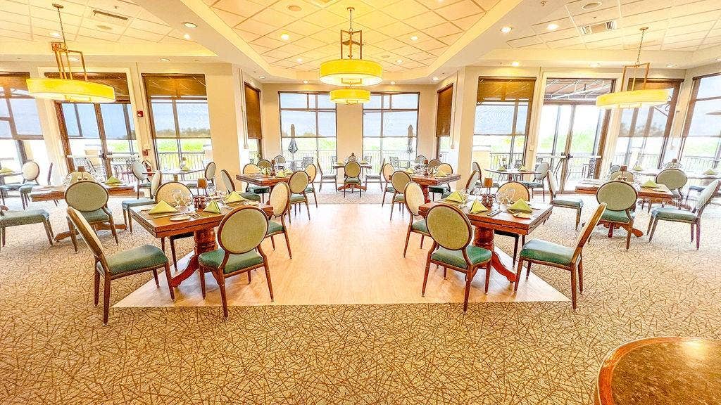 9460 DISCOVERY TERRACE, #201C, Bradenton, FL 34212 Restaurant