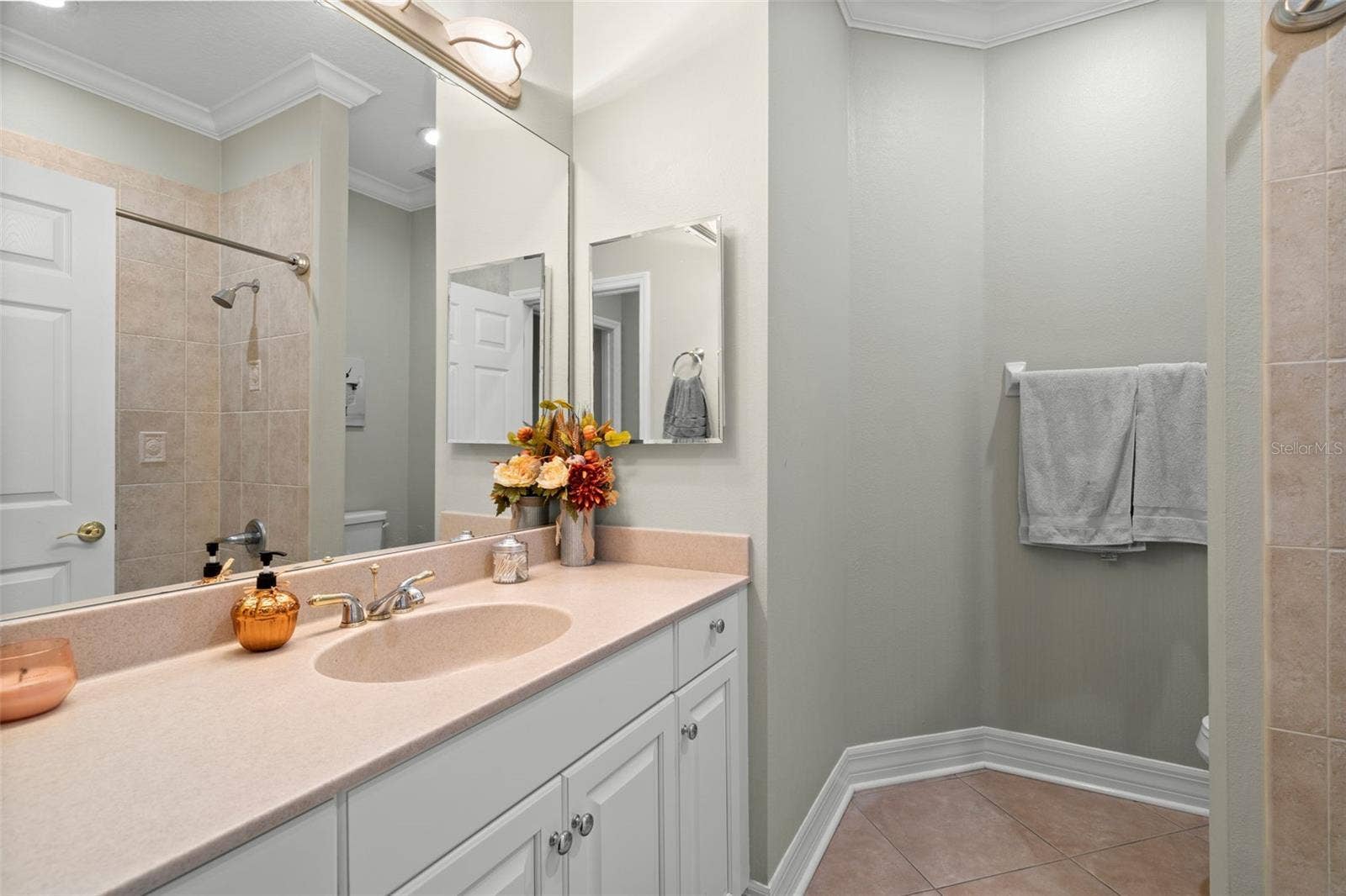 9460 DISCOVERY TERRACE, #201C, Bradenton, FL 34212 Secondary Bathroom