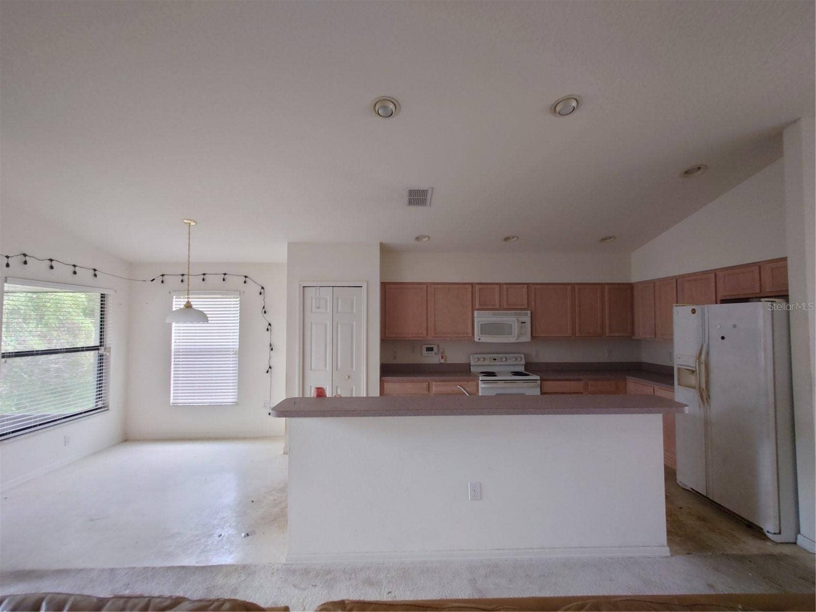9335 CREEKSIDE COURT, Hudson, FL 34669 9335 CREEKSIDE COURT, Hudson, FL 34669