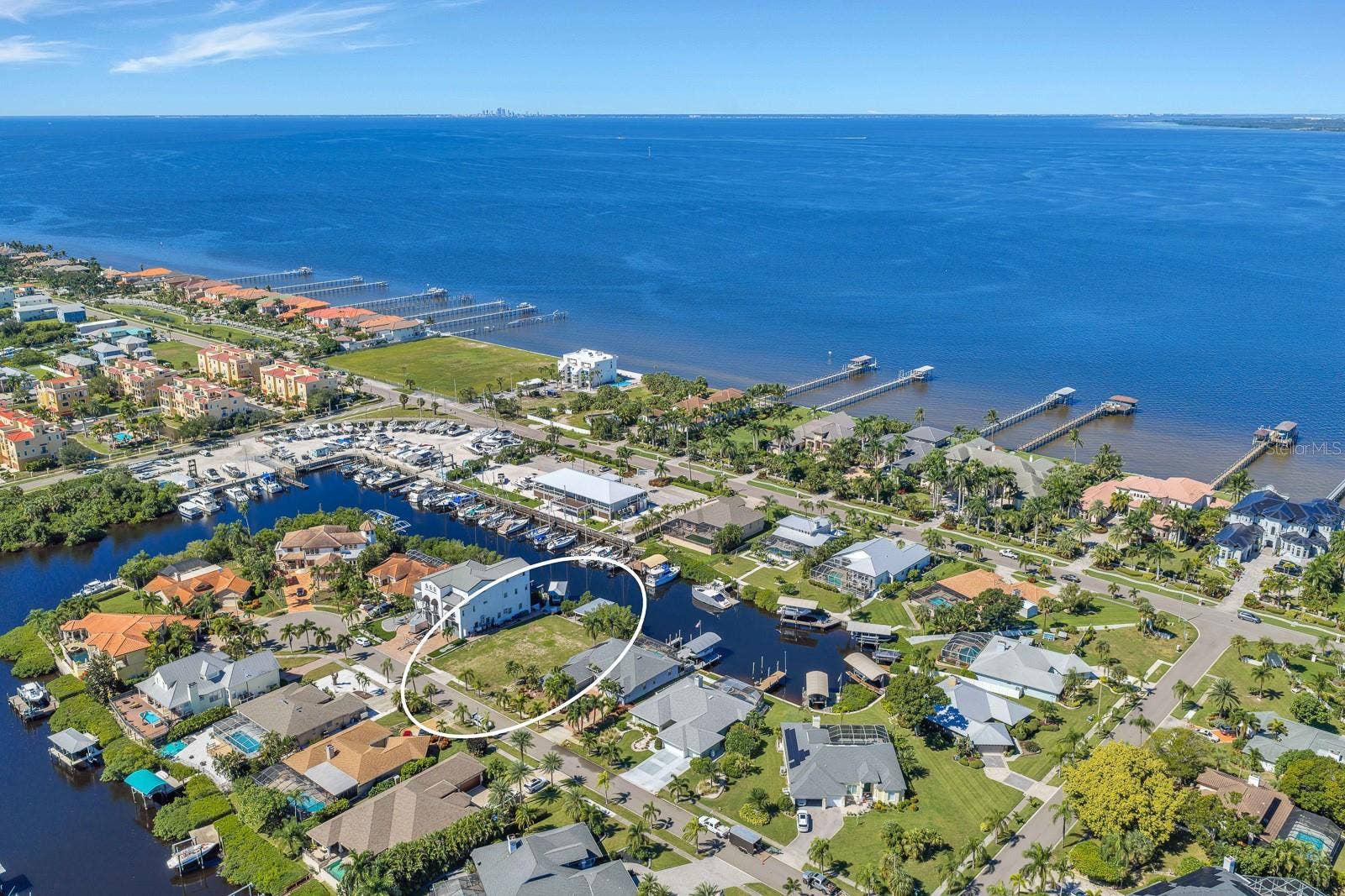 6508 BLACKFIN WAY, Apollo Beach, FL 33572 6508 BLACKFIN WAY, Apollo Beach, FL 33572