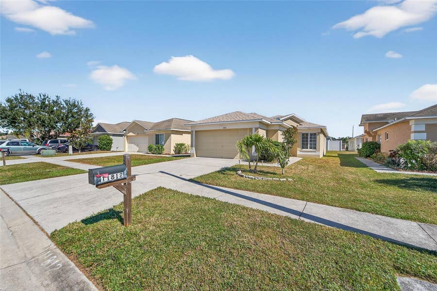 Property photo for 11812 LYNMOOR DRIVE, Riverview, FL