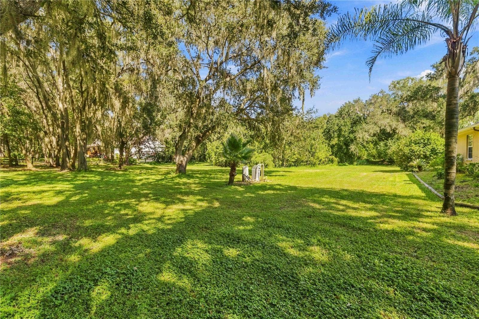 6910 CHARLES HUMPHREY ROAD, Plant City, FL 33565 6910 CHARLES HUMPHREY ROAD, Plant City, FL 33565