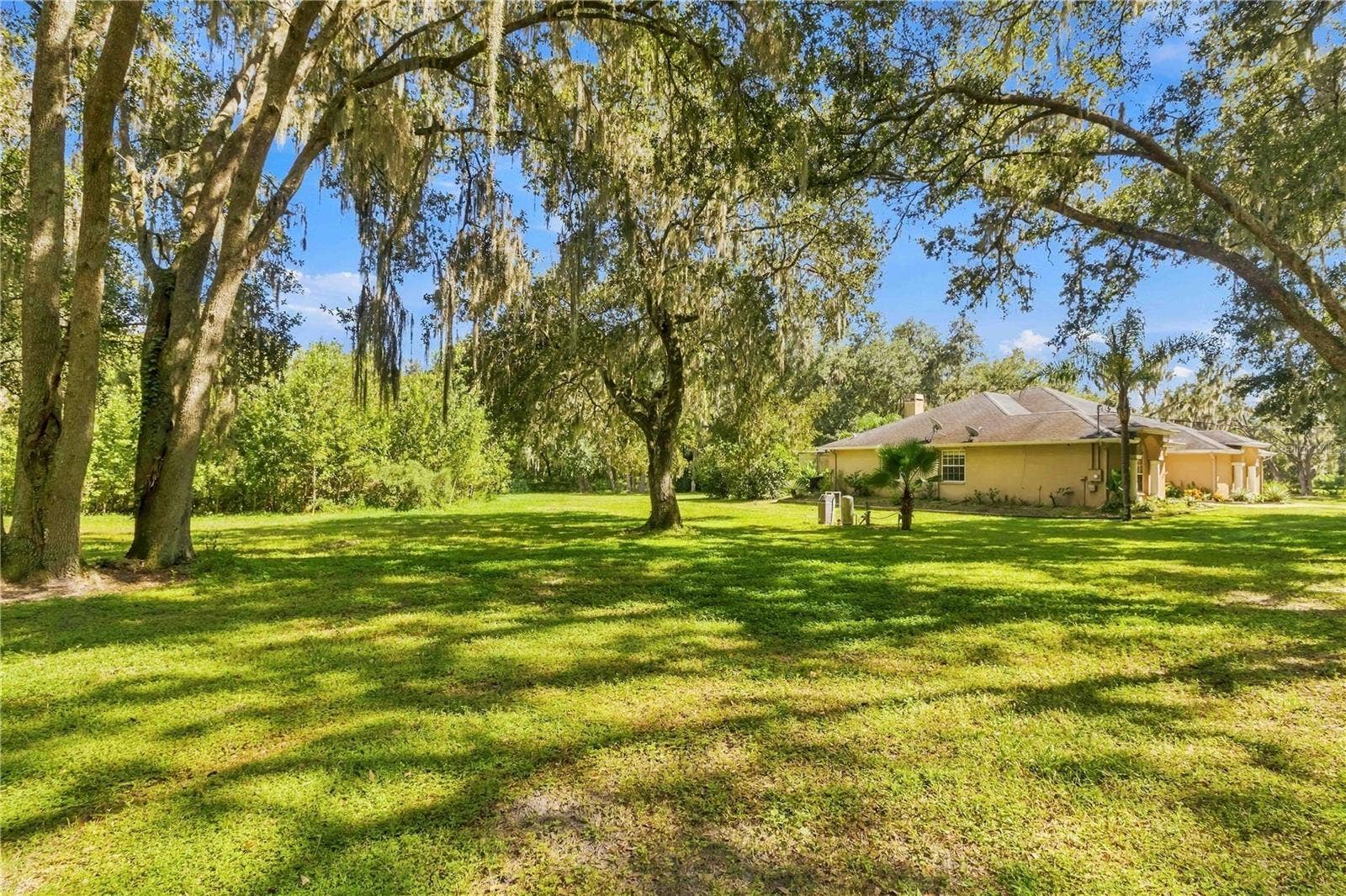 6910 CHARLES HUMPHREY ROAD, Plant City, FL 33565 6910 CHARLES HUMPHREY ROAD, Plant City, FL 33565