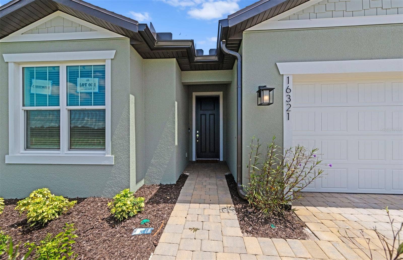 16321 LILLY ELAINE WAY, Bradenton, FL 34212 Come tour this beautiful crestmere!
