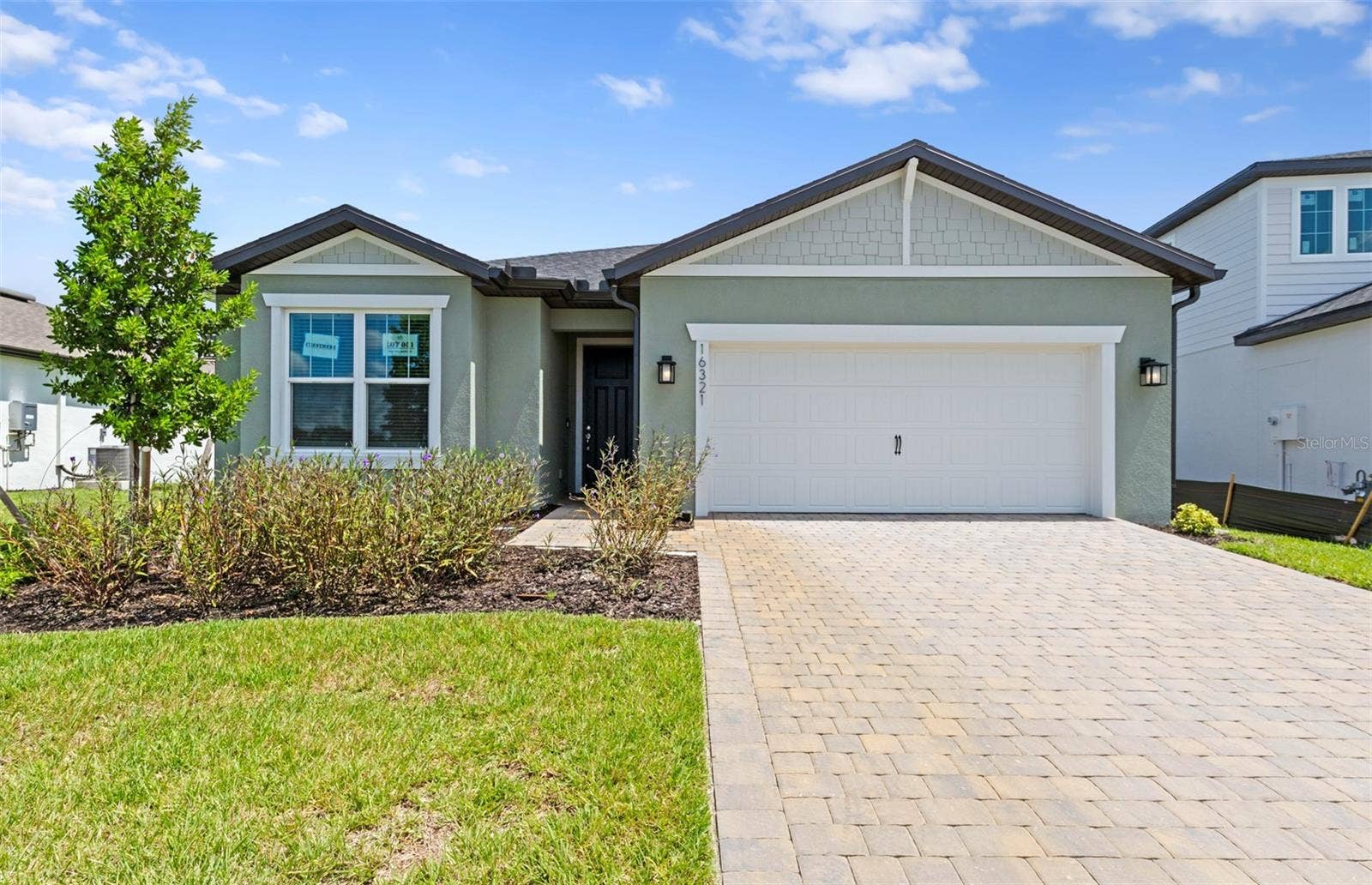 16321 LILLY ELAINE WAY, Bradenton, FL 34212 Come tour this beautiful crestmere!