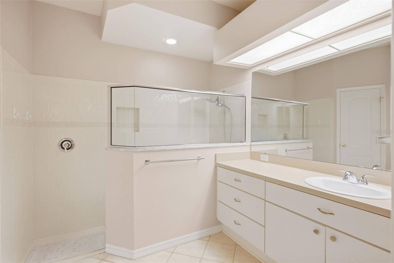 19149 LAKE AUDUBON DRIVE, Tampa, FL 33647 19149 LAKE AUDUBON DRIVE, Tampa, FL 33647