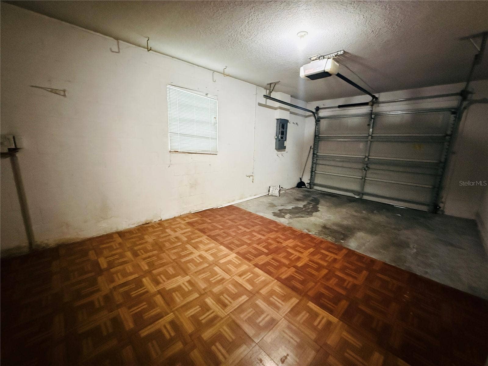 8507 N HYALEAH ROAD, Tampa, FL 33617 8507 N HYALEAH ROAD, Tampa, FL 33617