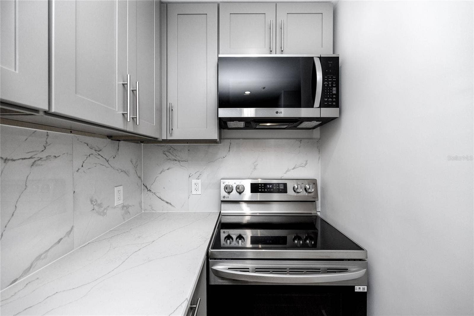 701 MIRROR LAKE DRIVE N, #206, St Petersburg, FL 33701 701 MIRROR LAKE DRIVE N, #206, St Petersburg, FL 33701
