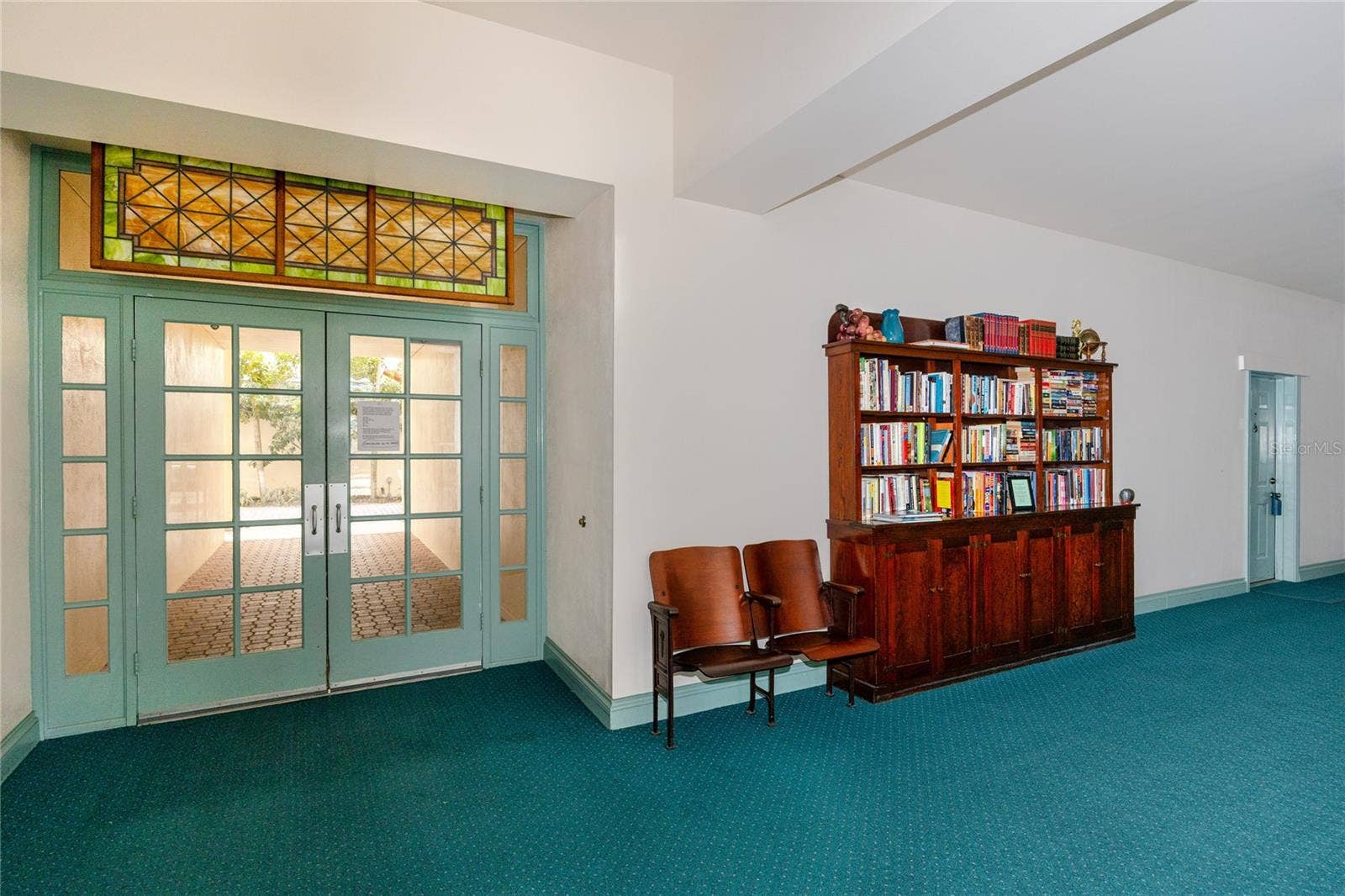 701 MIRROR LAKE DRIVE N, #206, St Petersburg, FL 33701 701 MIRROR LAKE DRIVE N, #206, St Petersburg, FL 33701
