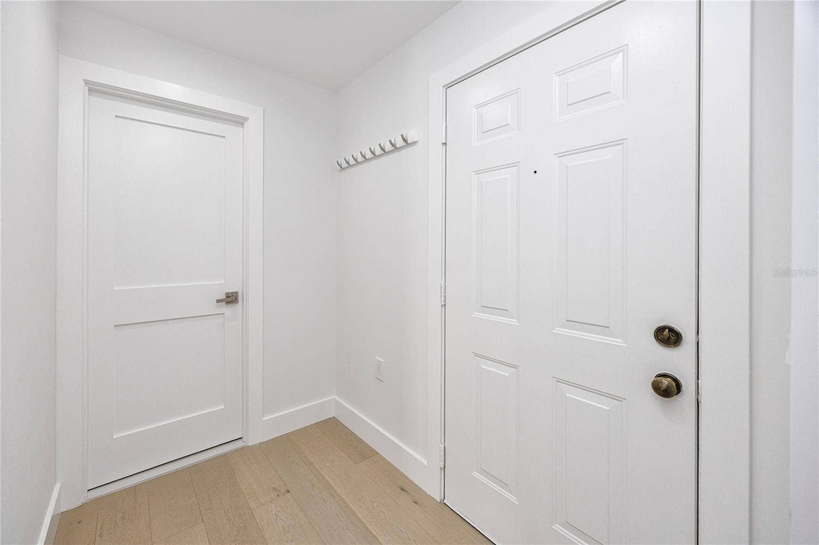 701 MIRROR LAKE DRIVE N, #206, St Petersburg, FL 33701 701 MIRROR LAKE DRIVE N, #206, St Petersburg, FL 33701