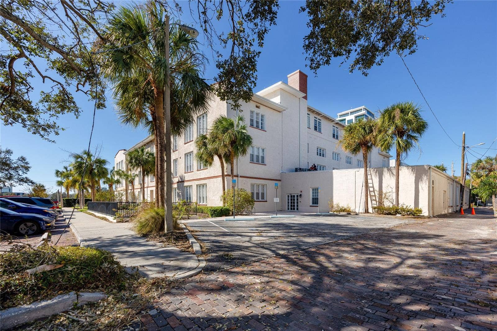 701 MIRROR LAKE DRIVE N, #206, St Petersburg, FL 33701 701 MIRROR LAKE DRIVE N, #206, St Petersburg, FL 33701