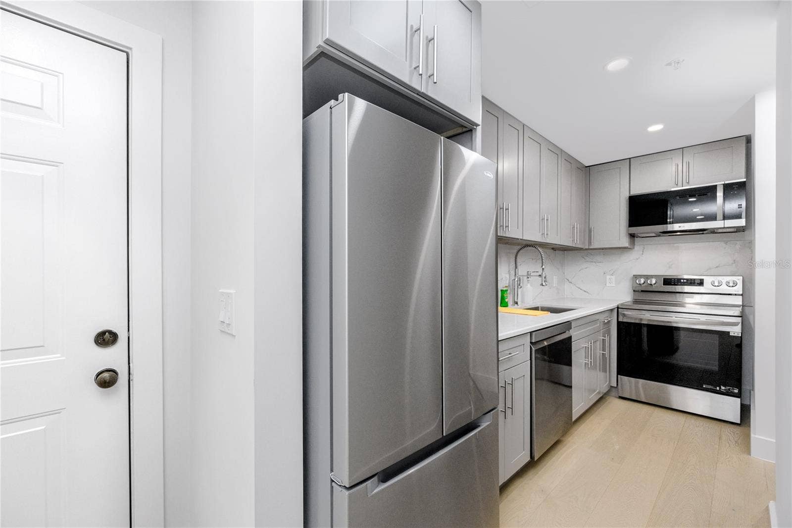 701 MIRROR LAKE DRIVE N, #206, St Petersburg, FL 33701 701 MIRROR LAKE DRIVE N, #206, St Petersburg, FL 33701