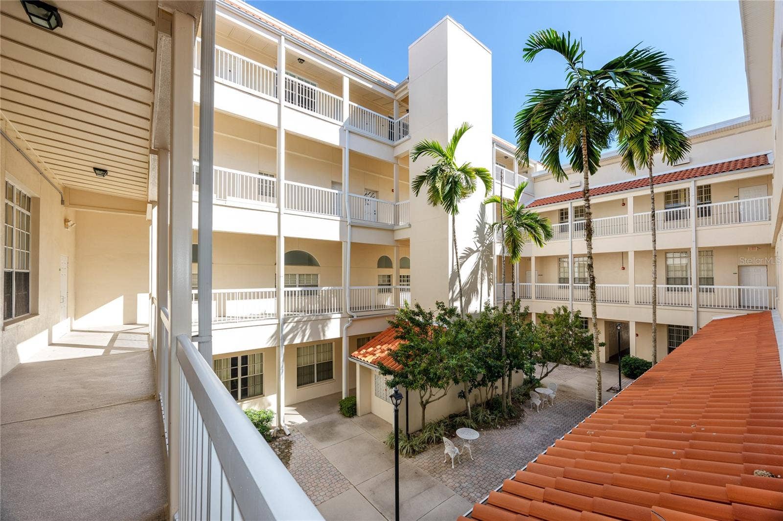 701 MIRROR LAKE DRIVE N, #206, St Petersburg, FL 33701 701 MIRROR LAKE DRIVE N, #206, St Petersburg, FL 33701