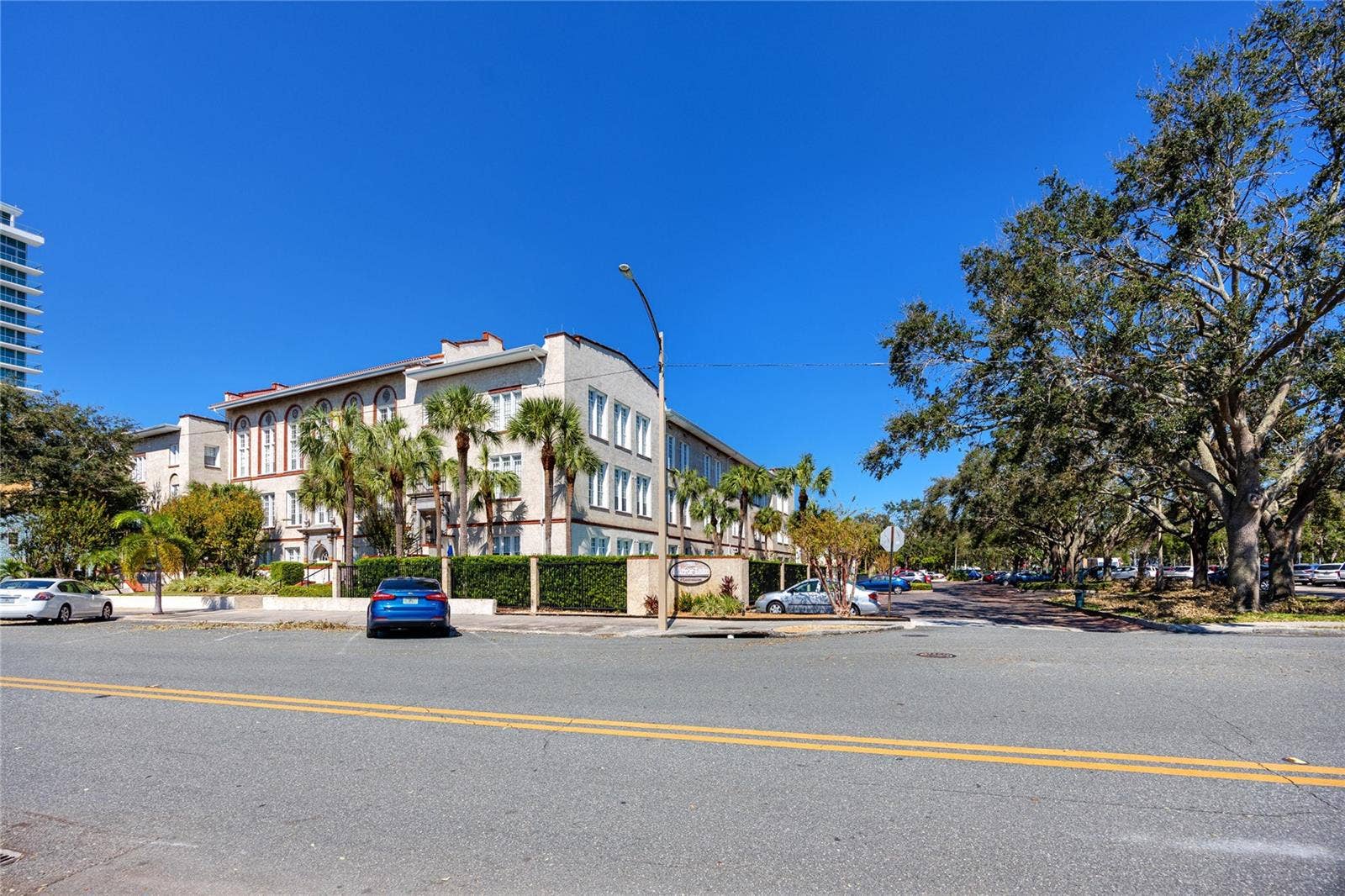 701 MIRROR LAKE DRIVE N, #206, St Petersburg, FL 33701 701 MIRROR LAKE DRIVE N, #206, St Petersburg, FL 33701
