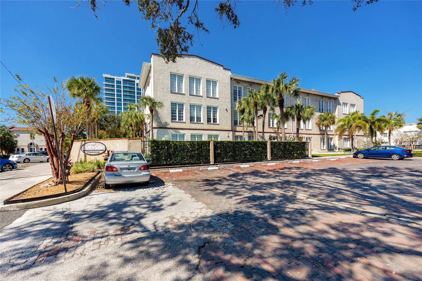 701 MIRROR LAKE DRIVE N, #206, St Petersburg, FL 33701 701 MIRROR LAKE DRIVE N, #206, St Petersburg, FL 33701