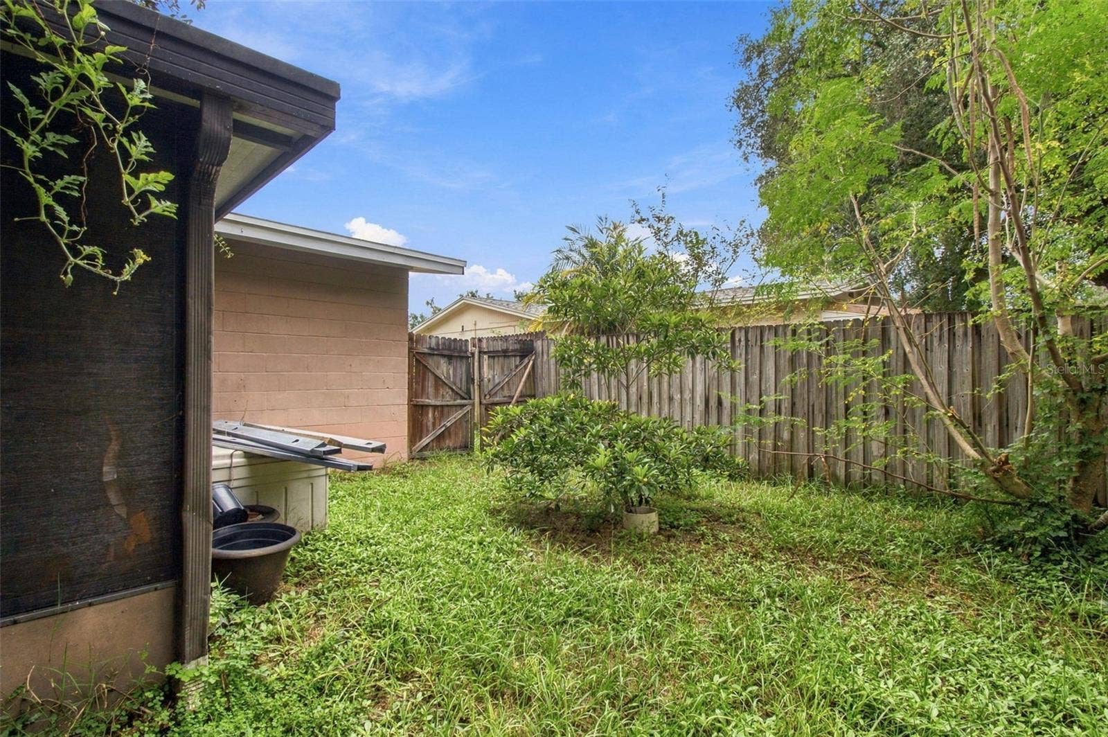 8010 SHARON DRIVE, Tampa, FL 33617