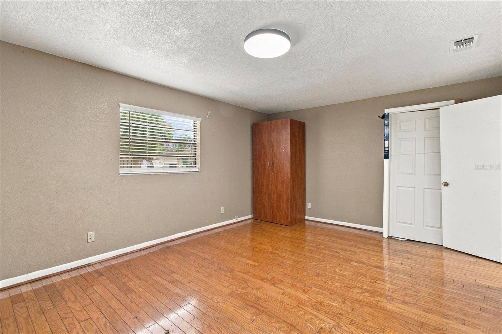 8010 SHARON DRIVE, Tampa, FL 33617