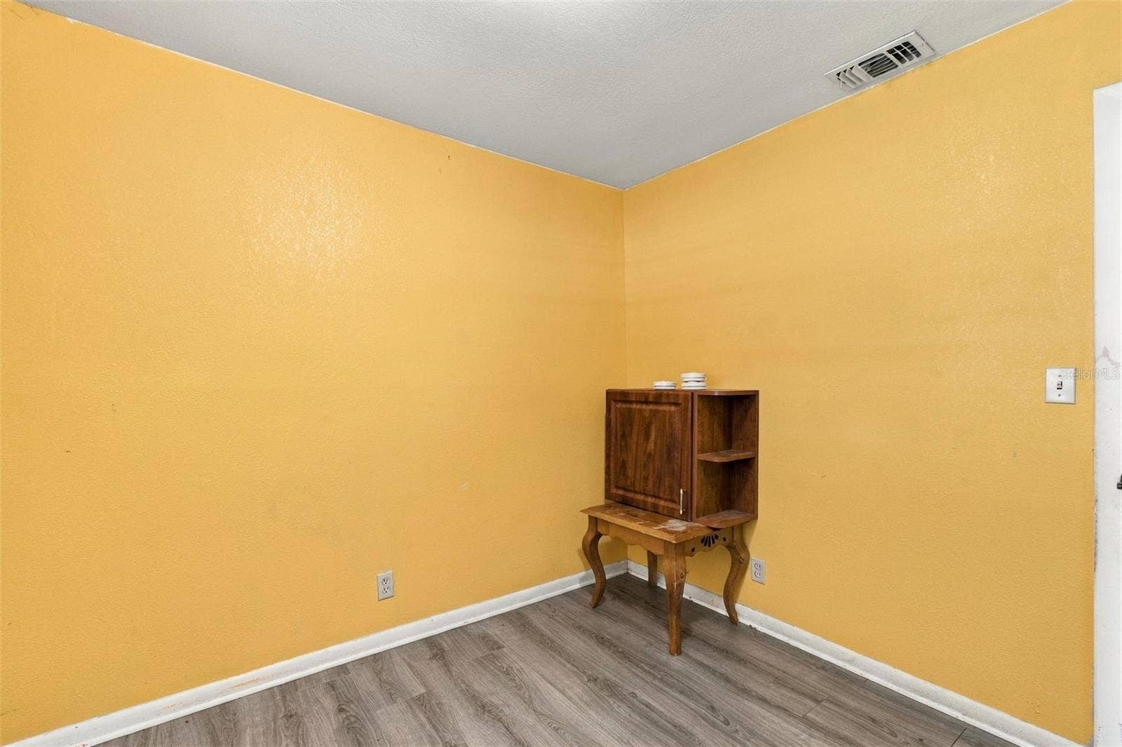8010 SHARON DRIVE, Tampa, FL 33617