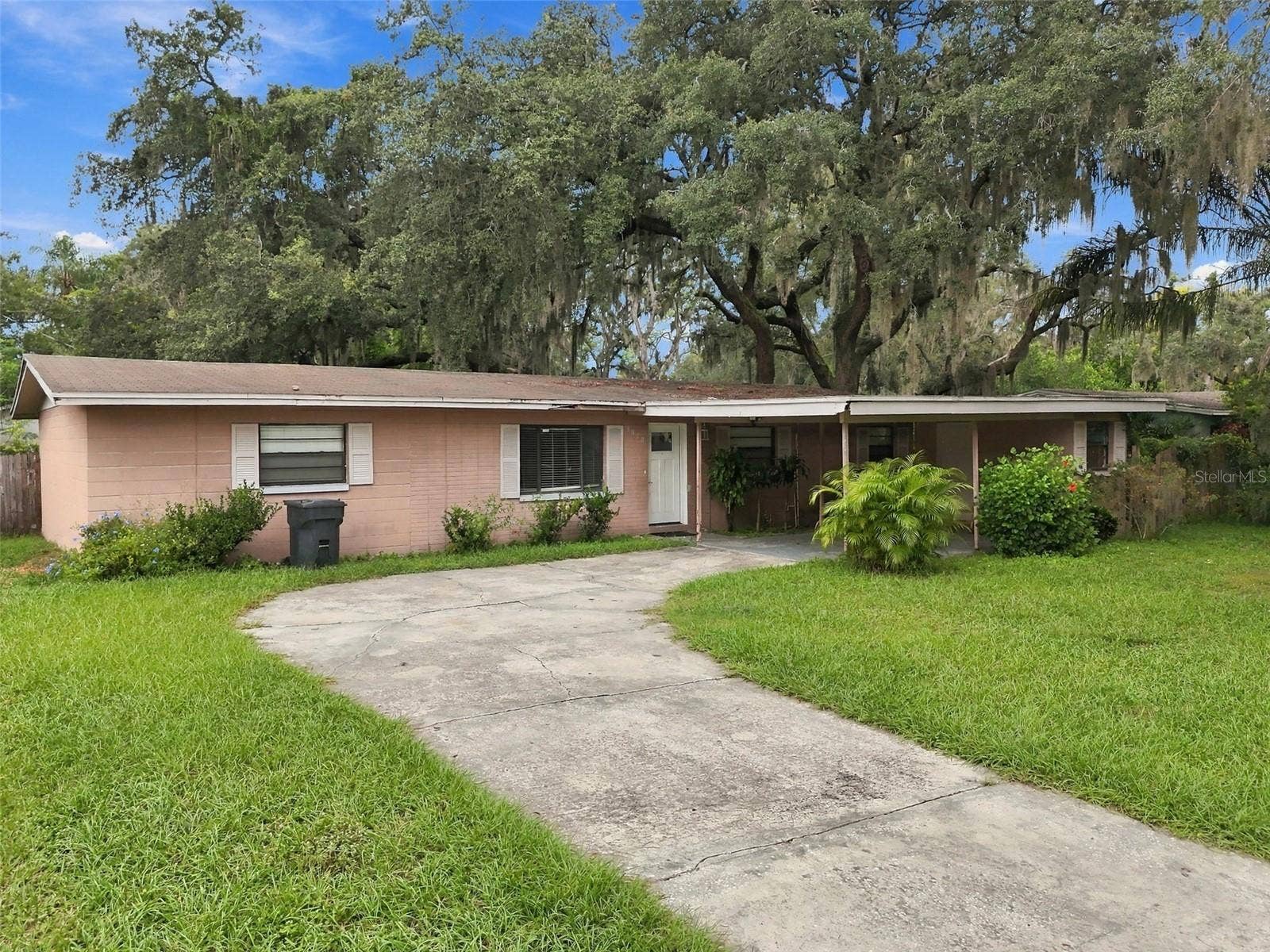 8010 SHARON DRIVE, Tampa, FL 33617