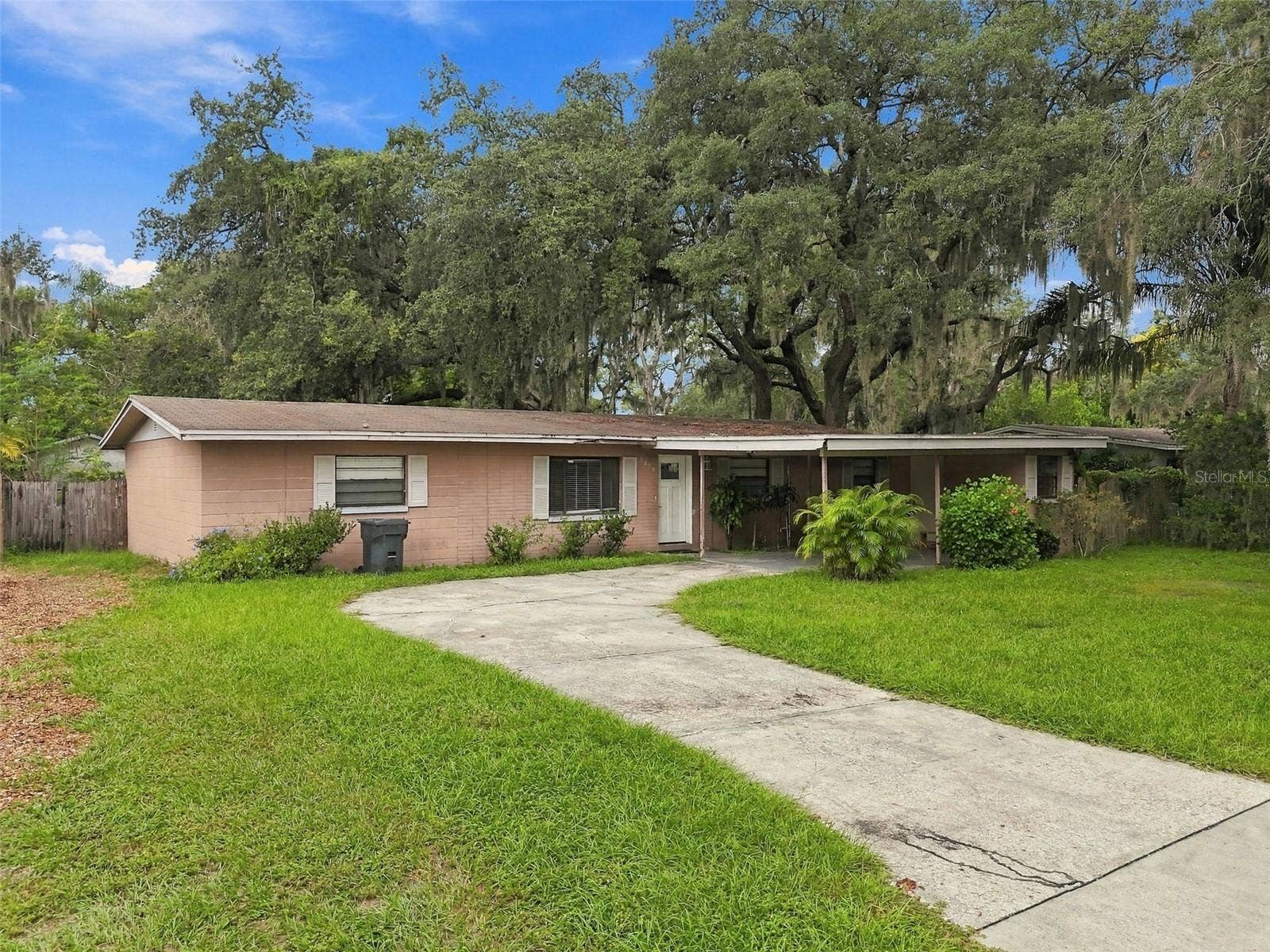 8010 SHARON DRIVE, Tampa, FL 33617