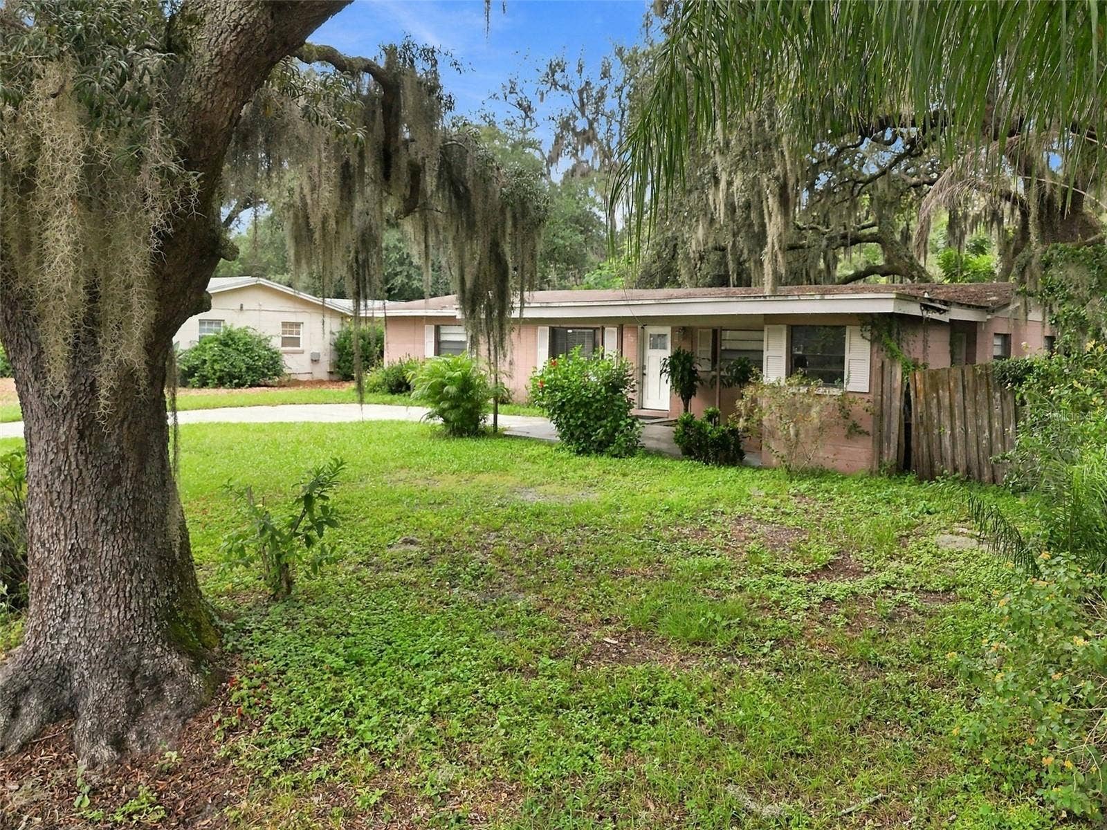8010 SHARON DRIVE, Tampa, FL 33617