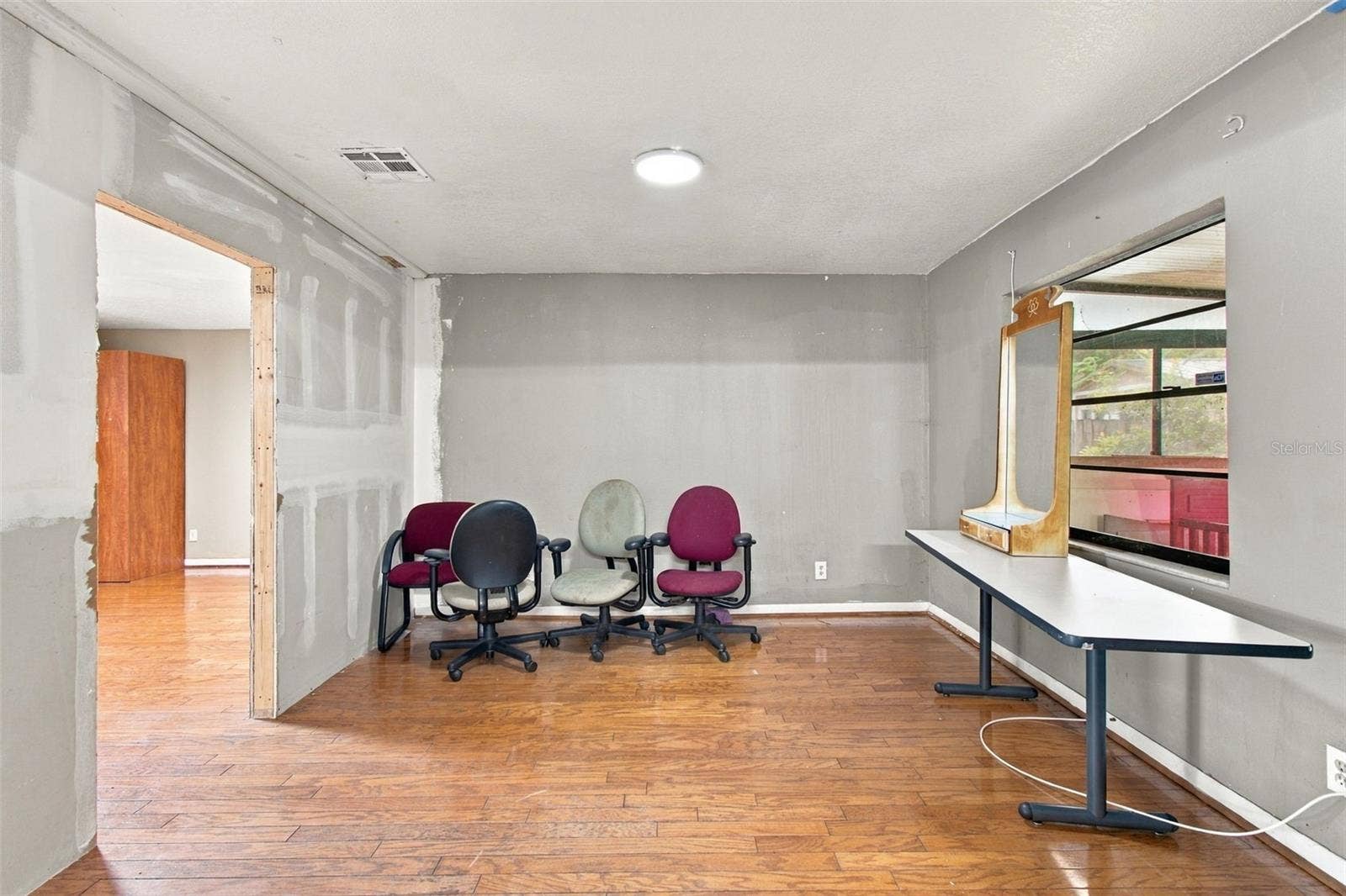 8010 SHARON DRIVE, Tampa, FL 33617