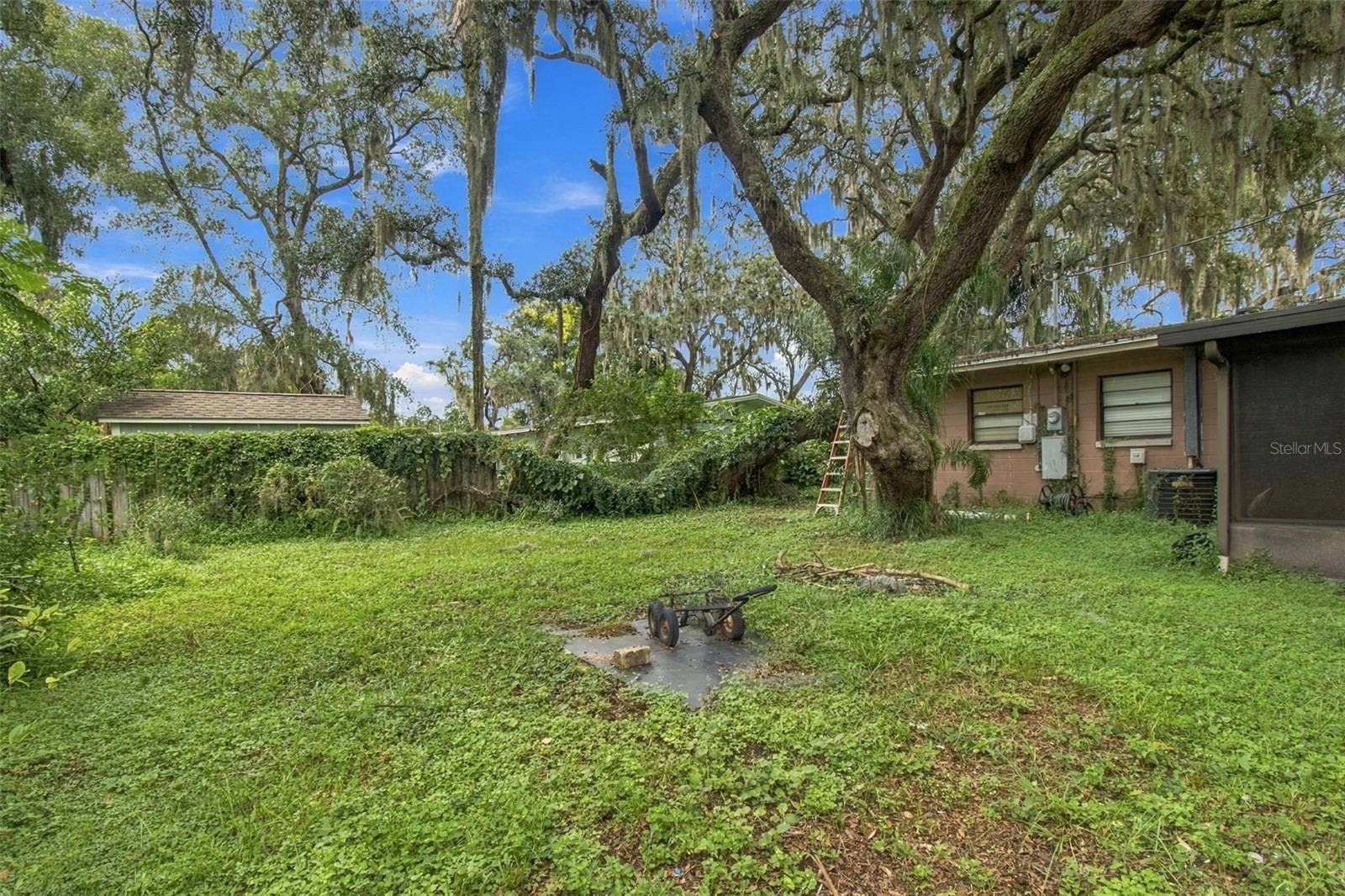 8010 SHARON DRIVE, Tampa, FL 33617