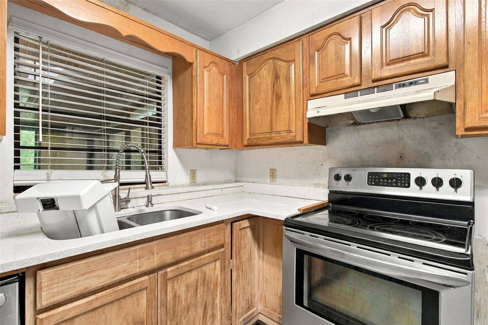 8010 SHARON DRIVE, Tampa, FL 33617