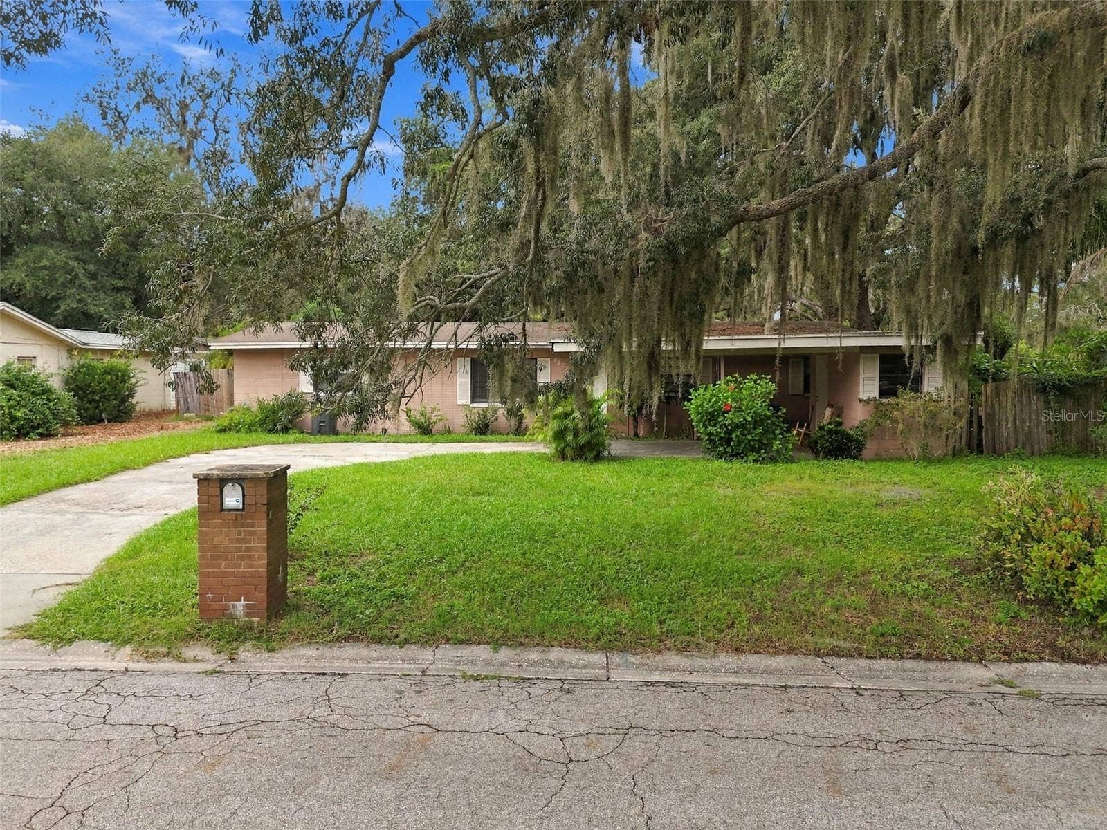 8010 SHARON DRIVE, Tampa, FL 33617
