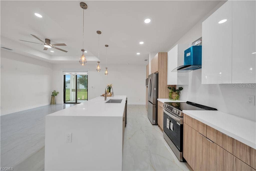 1909 NE 19TH PL, Cape Coral, FL 33909